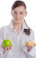 woman with apfel and cake