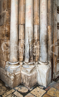Columns at an input in Church of the Resurrection