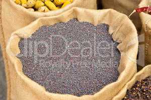 Schwarze Senfkörner in Kerala, Indien, Mustard seeds in Kerala,