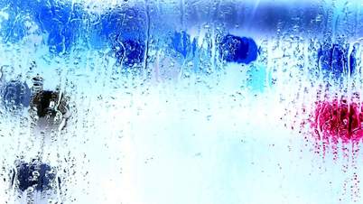 Water droplets on windows,Grilles,ice,Water vapor.