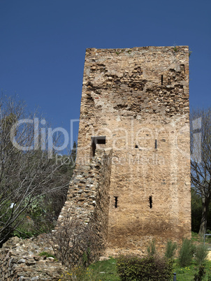 Iglesias mit Türmen des Castello Salvaterra, Sardinien