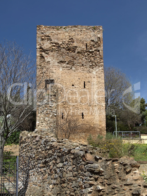 Iglesias mit Türmen des Castello Salvaterra, Sardinien