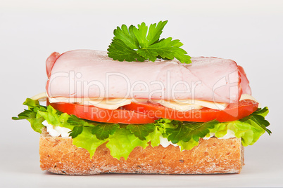 sandwich of ham lettuce and tomato