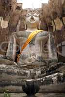 Big sitting Buddha in wat Si Chum, Thailand