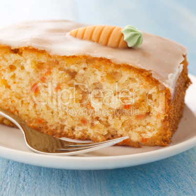frischer Möhrenkuchen / fresh carrot cake