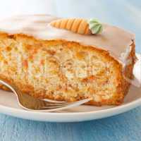 frischer Möhrenkuchen / fresh carrot cake