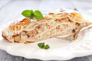 Apfelstrudel / german Apfelstrudel