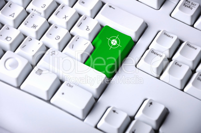 Computer keyboard with target symbol