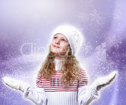 Cuty little girl in winter wear