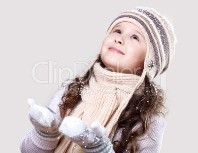 Cuty little girl in winter wear