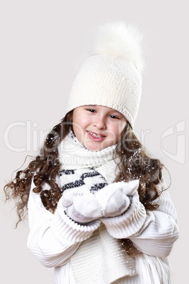 Cuty little girl in winter wear