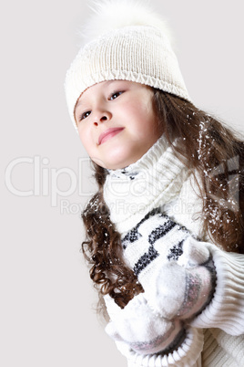 Cuty little girl in winter wear