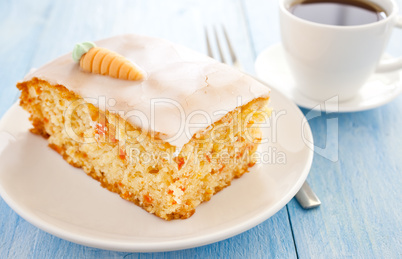 frischer Möhrenkuchen / fresh carrot cake