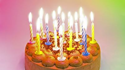 Birthday Cake 18 "Happy Birthday" Candle Timelapse