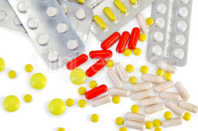 Capsules colored with tablets