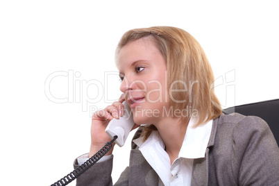 Junge Frau am telefonieren
