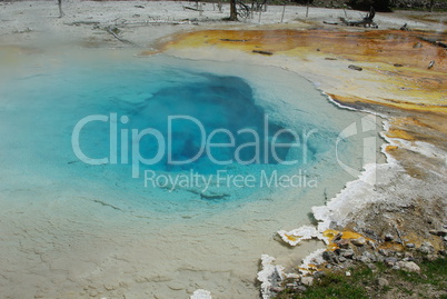 Tourquois hot pool, Yellowstone National Park, Wyoming