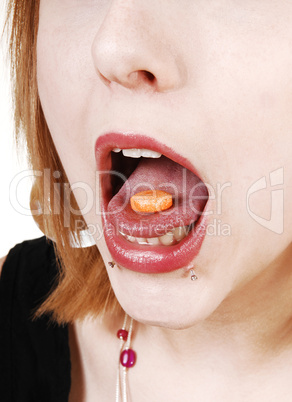 Tongue whit pill.