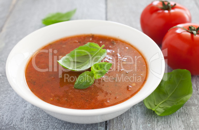 frische Tomatensuppe / fresh tomato soup