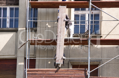 scaffold builders