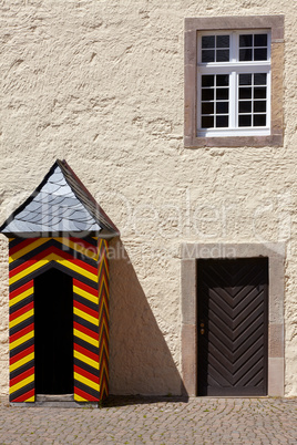 Wachhäuschen vor dem Schloß Waldeck am Edersee