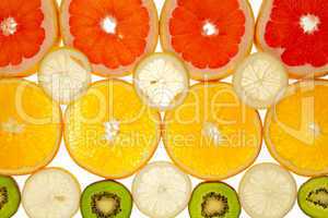 Hintergrund aus Kiwi, Grapefruit, Orange und Zitronenscheiben
