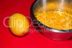 Zitrone und Mangostücke