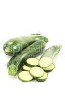 grüne aufgeschnittene Zucchinis