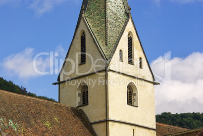 Kirchturm, Detail vom Dach und Turm einer Klosterkirche
