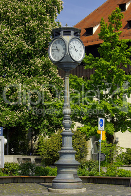 Uhrzeit, Große Straßenuhr
