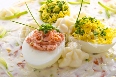 full eggs with vegetable salad