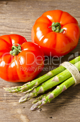 spargel und tomaten spargel und tomaten