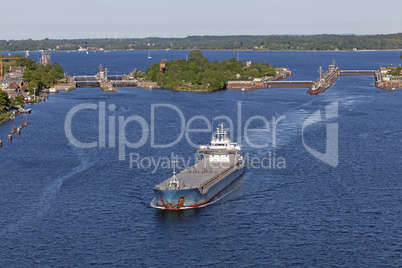 Frachtschiffe auf dem Nord-Ostsee-Kanal, Kiel, Deutschland