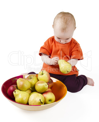 baby with apples