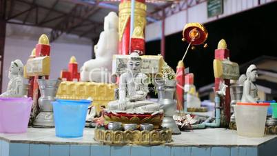 Buddha inside Chauk Htatt Ghyee pagoda in Yangon