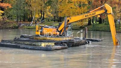 Dredging machine