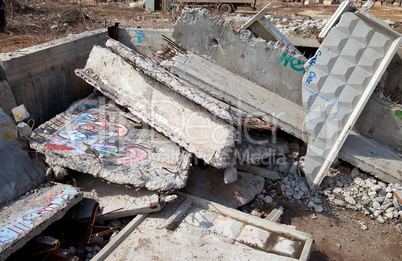 pile of concrete slabs