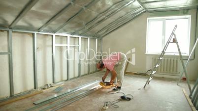 Installation of gypsum plasterboard ceilings