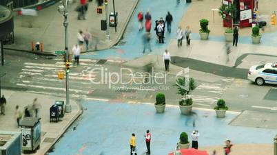 crowds crossing street, time lapse. Manhattan, New York