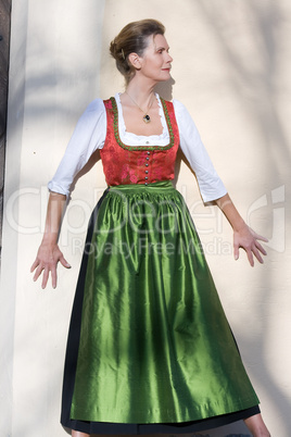 Alte bayerische Frau in Tracht