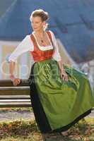 Alte bayerische Frau in Tracht
