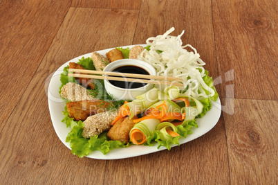 Chicken fillet with rice noodles and vegetables