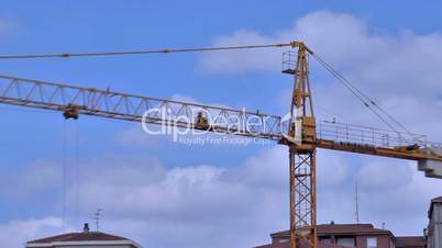 Crane of work timelapse. Grua de obra