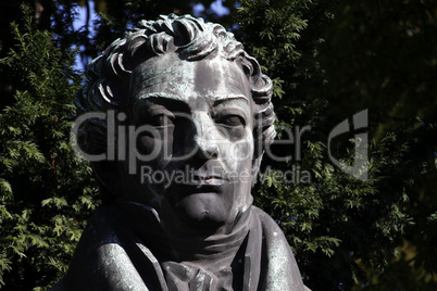 Sertürner-Denkmal in Schloss Neuhaus