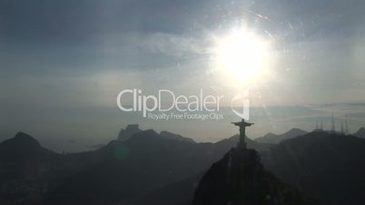 Flug um das Monumento Cristo Redentor in Rio de Janeiro