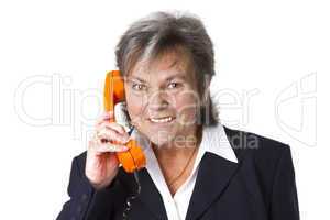Seniorin am Telefon