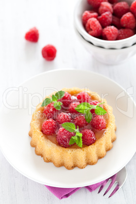 Törtchen mit Himbeeren / cake with raspberries