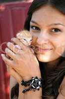 Teen girl with a kitty