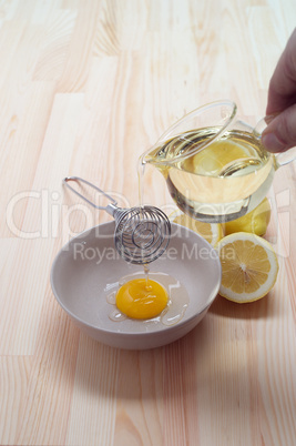 making fresh mayonnaise sauce