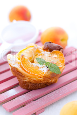 Clafoutis mit Aprikosen / clafoutis with apricots